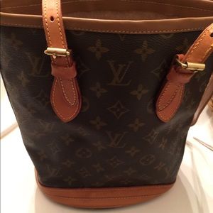 SOLD! Louis Vuitton Bucket Bag DATE CODE VI0948